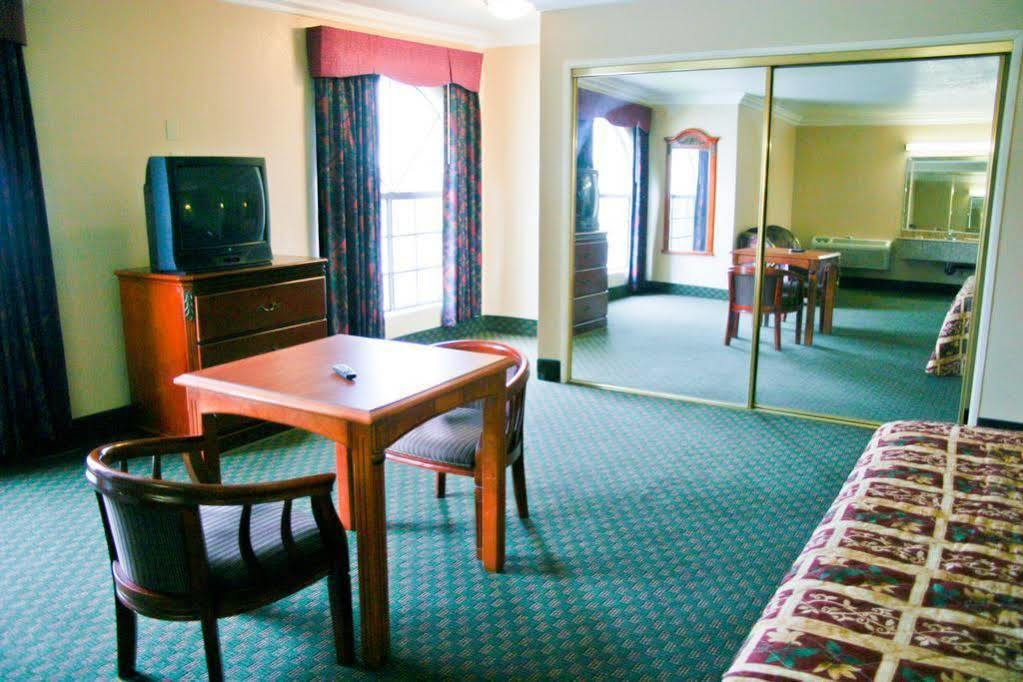 La Mirage Inn Lax Airport West Athens Buitenkant foto